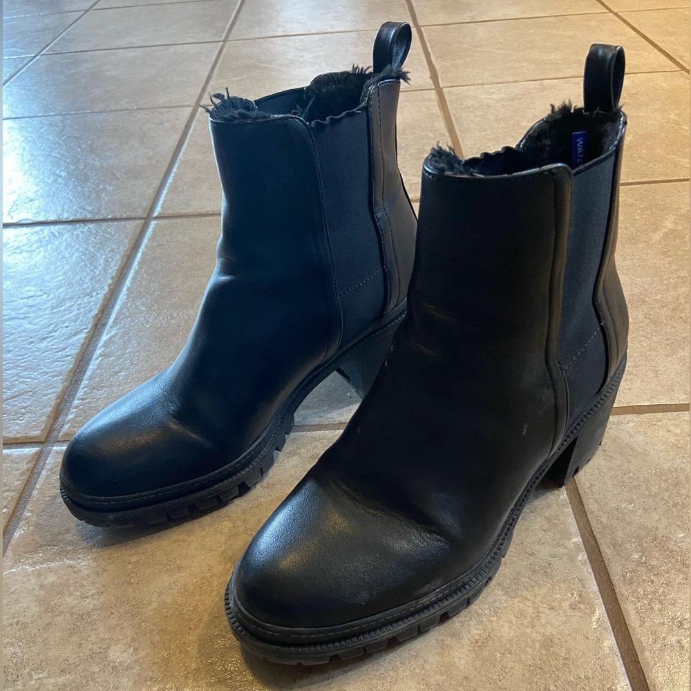 Aldo winter boots- Heeled black Chelsea boot